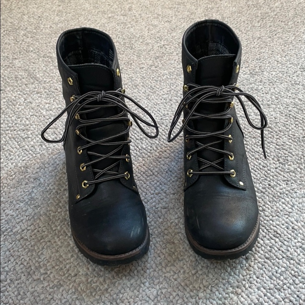 Black boots